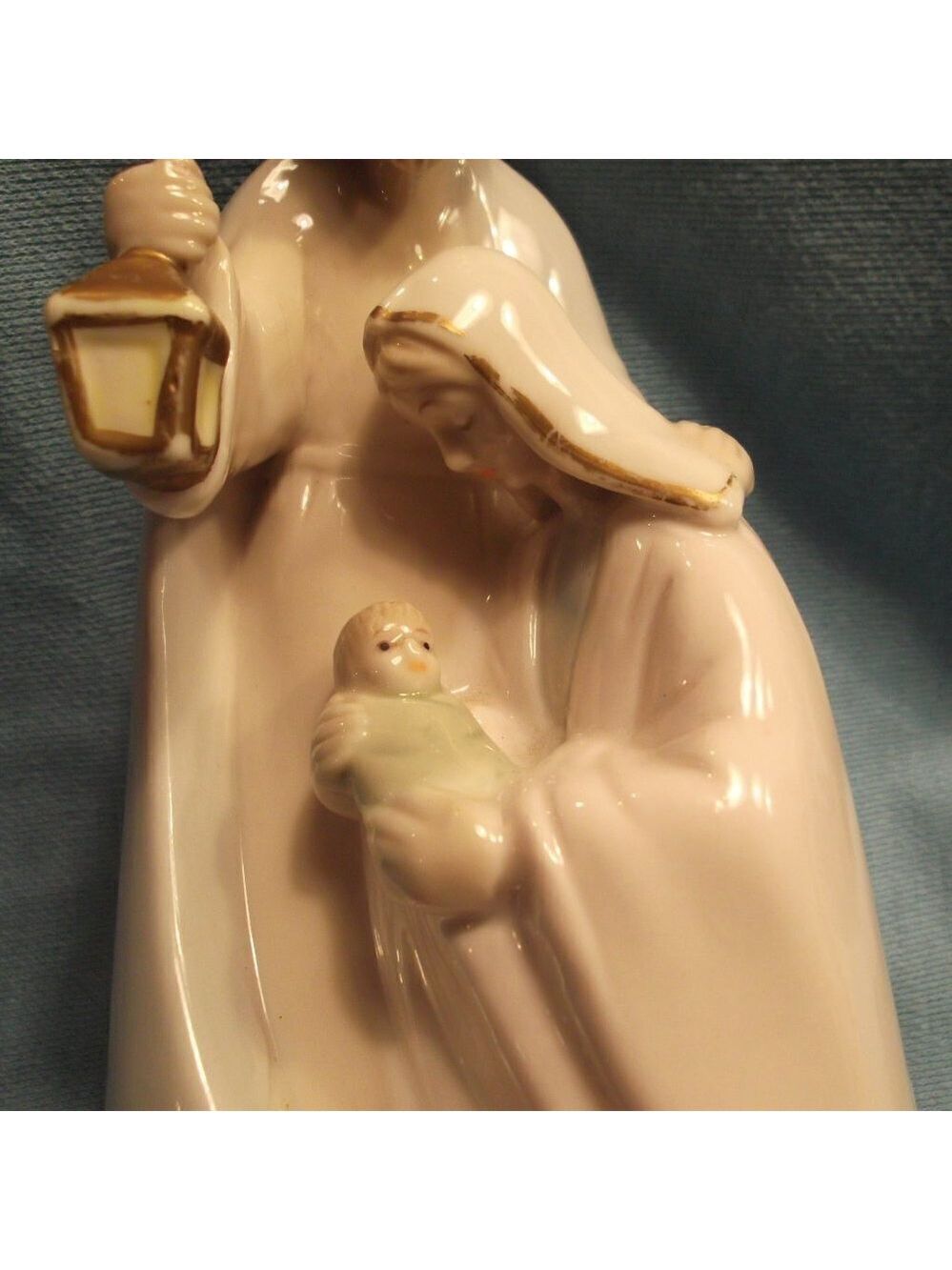 Porcelain Lamp Cover With Baby Jesus, Mary & Joseph - Picture 3 of 8